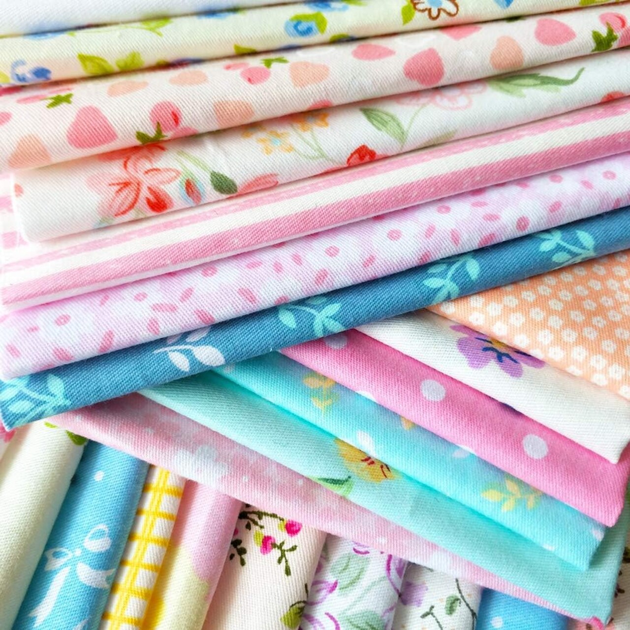 50pcs 10 x 10 inches (25cmx25cm) Cotton Precut Fabric Squares Quilting Sewing